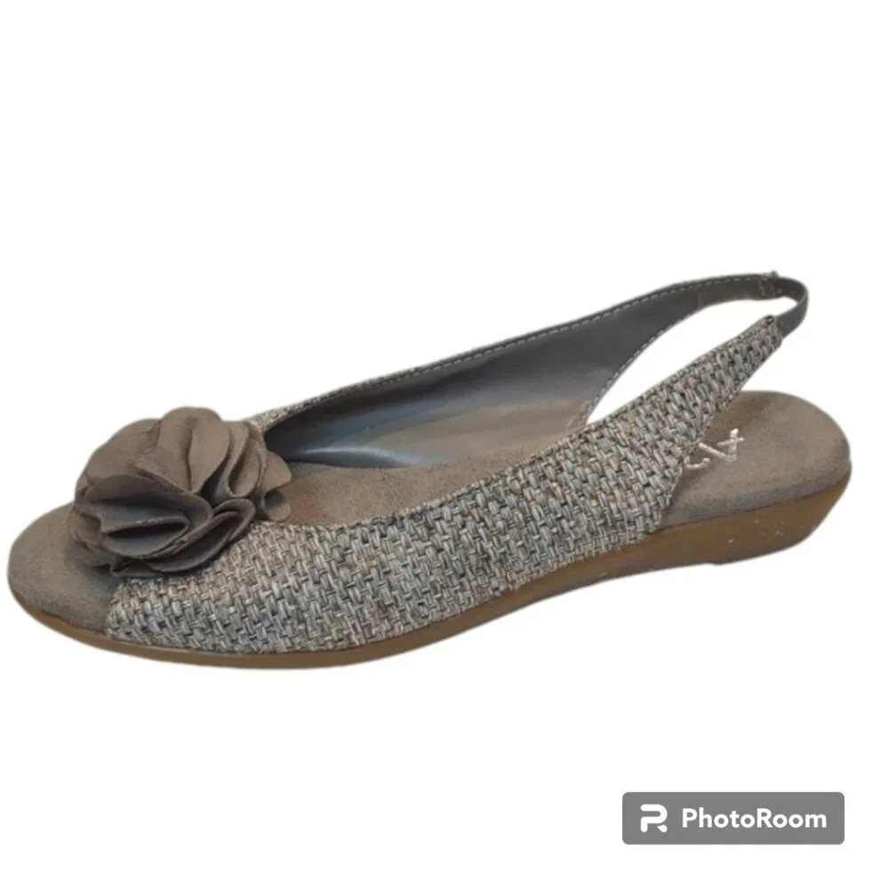 A2 Aerosoles Atmosphere Gray Gold Weave Open Toe Slingback Flower Detail Wedges